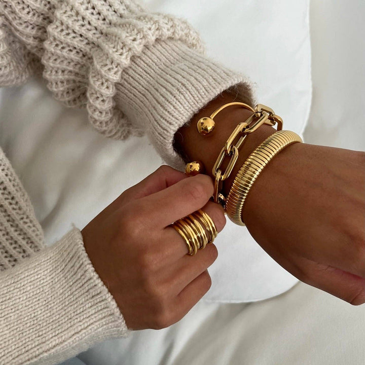 Ellie Vail - Sandra Coil Bangle Bracelet: Gold