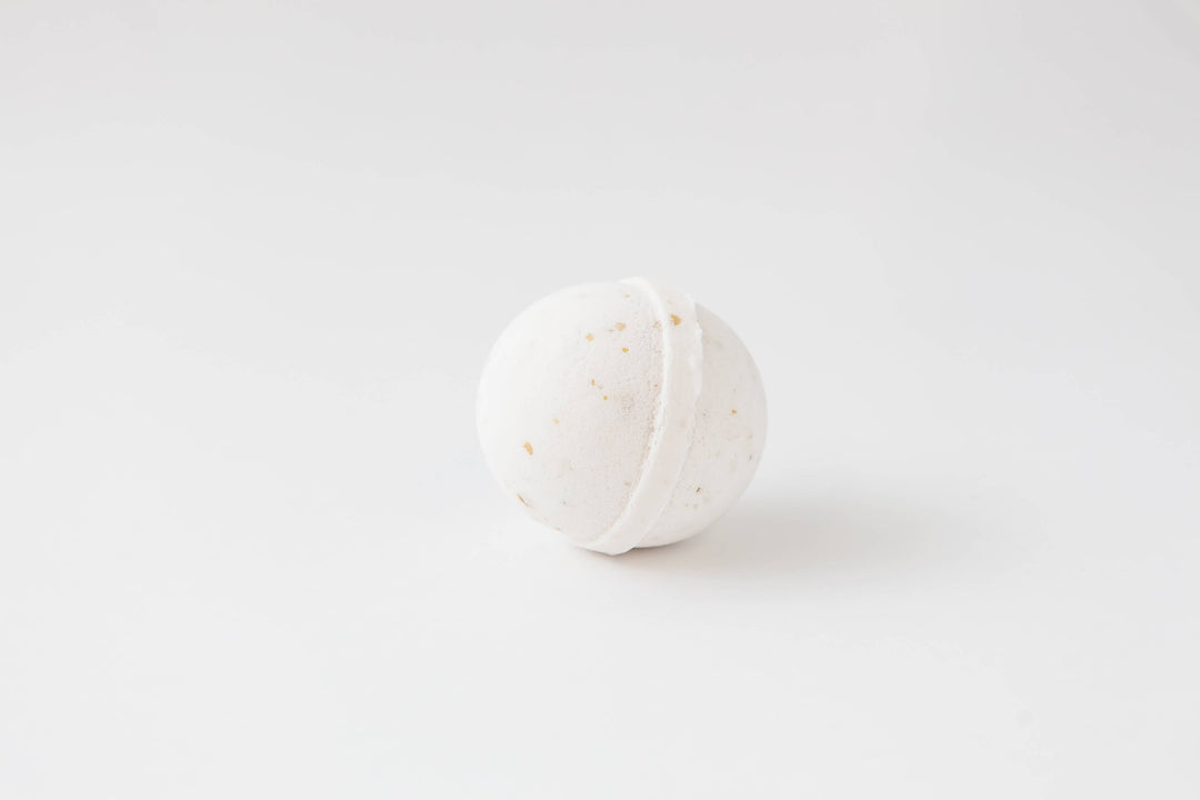 Old Whaling Company Oatmeal Milk & Honey Bath Bomb