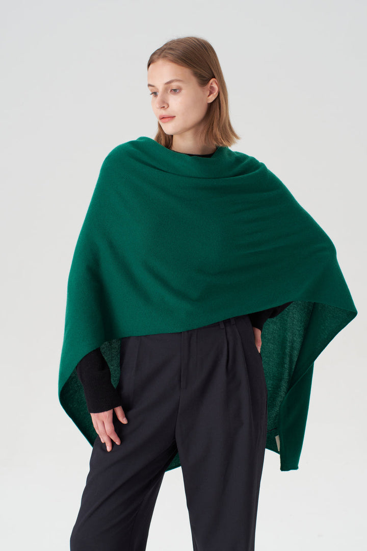 Pissenlit Pure Cashmere Travel Wrap in Kelly Green