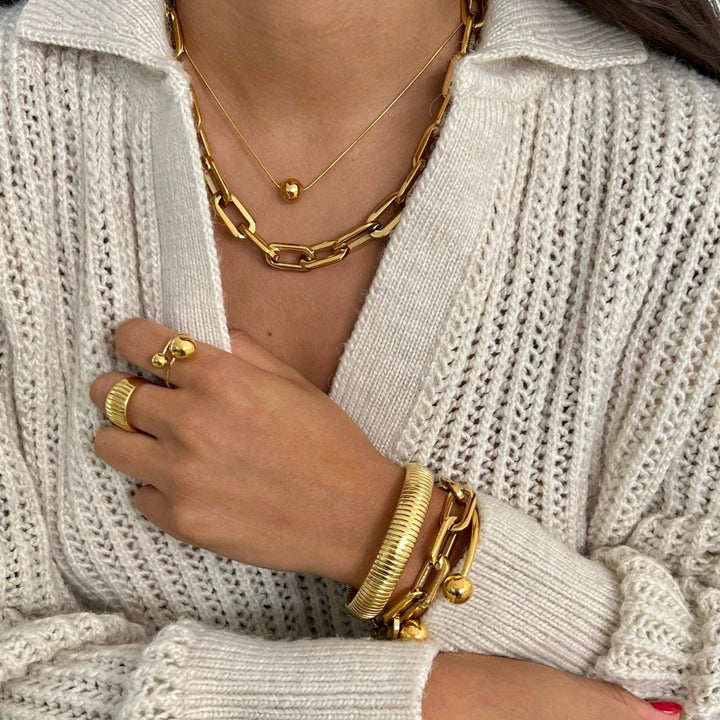 Ellie Vail - Gage Oversized Link Necklace: Gold