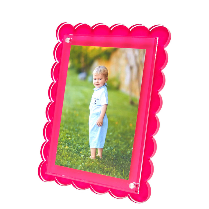 Tara Wilson Designs Scallop Frame in Pink