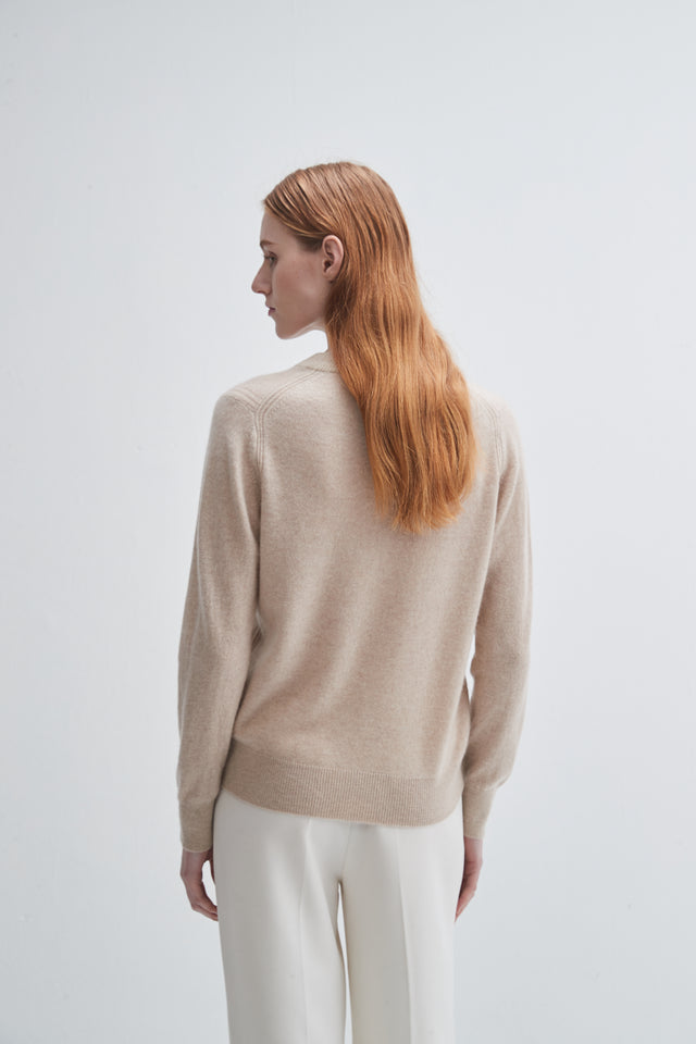 Pissenlit V-neck Cashmere Sweater in Oatmeal