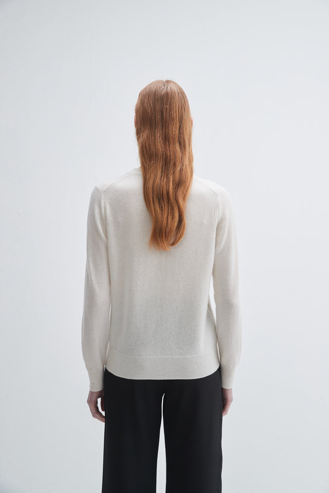 Pissenlit V-Neck Cashmere Sweater in Ivory