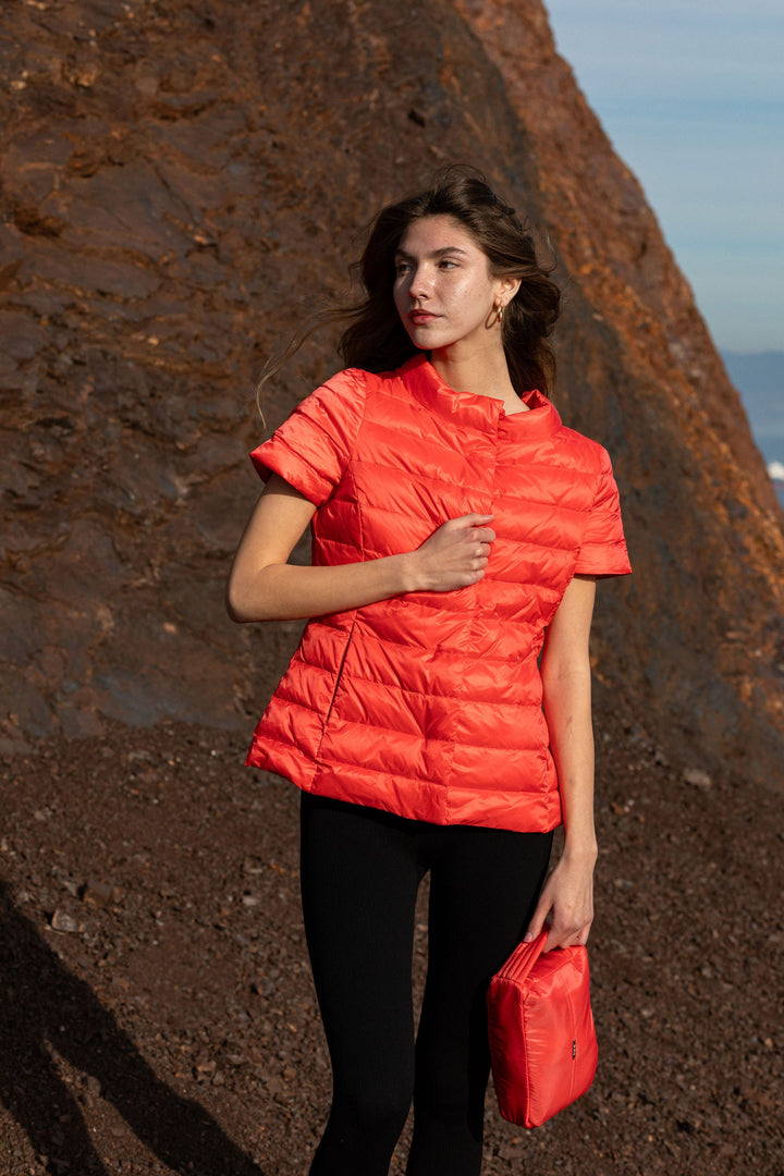 Anorak Chalet Short Sleeve Down Jacket in Coral