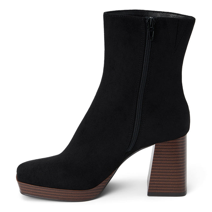 Matisse Duke Platform Boot in Black