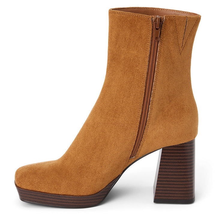 Matisse Duke Platform Boot in Tan