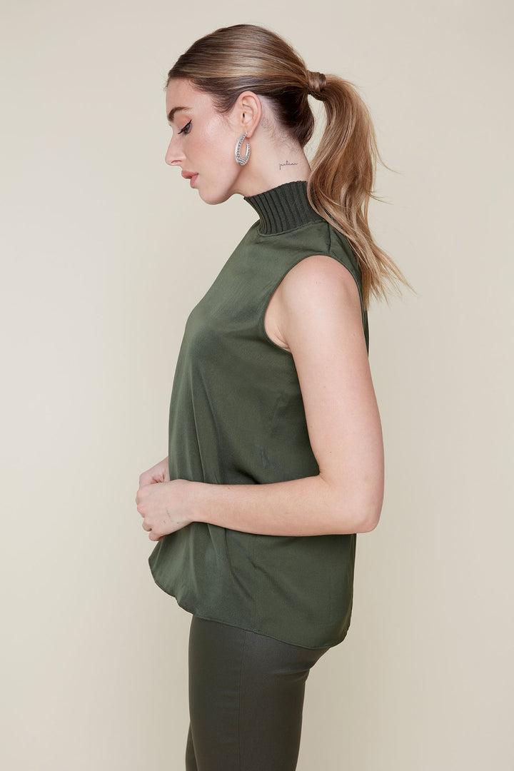 Renuar Sleeveless Chive Blouse